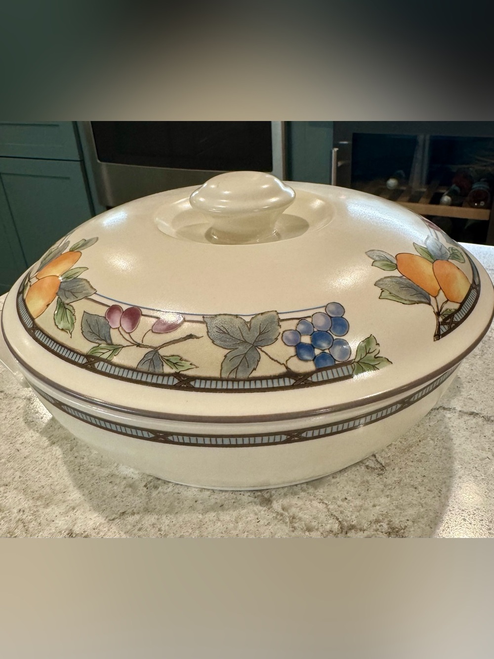Mikasa Intaglio Garden Harvest CAC29 Round Covered Casserole Dish 1.5 QT